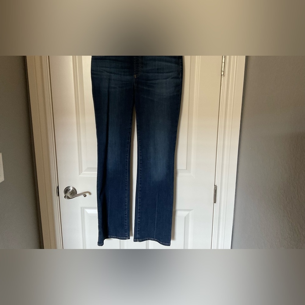 EUC Chico’s pull-on bootcut jeans, sz 0.5 (6-8)